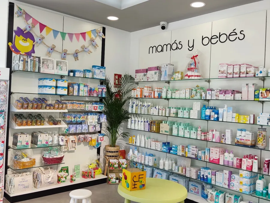 Rincón de mamás y bebés con productos de puericultura
